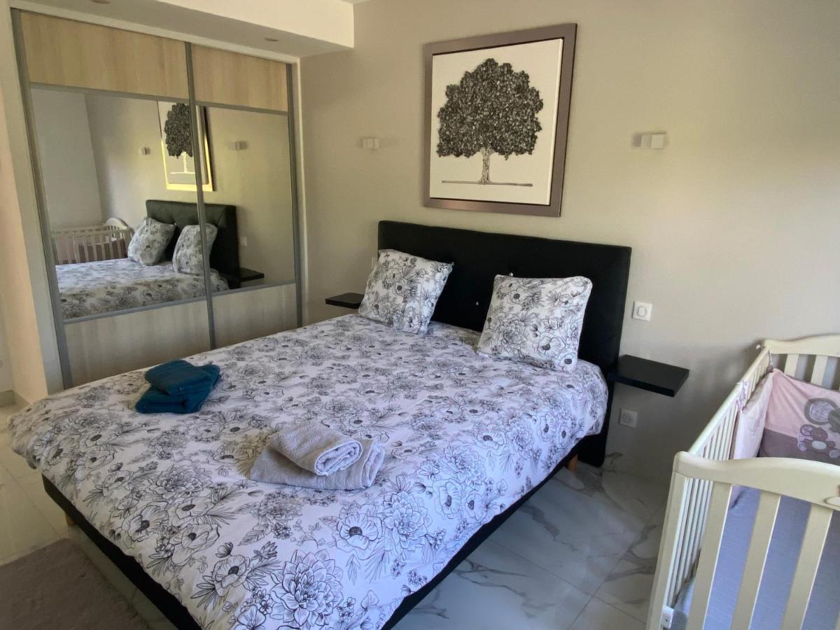 3 Pieces Climatise En Rez De Jardin Avec Piscine Apartment วิลล์เนิฟ-ลูเบ ภายนอก รูปภาพ