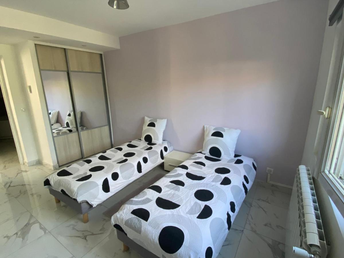 3 Pieces Climatise En Rez De Jardin Avec Piscine Apartment วิลล์เนิฟ-ลูเบ ภายนอก รูปภาพ